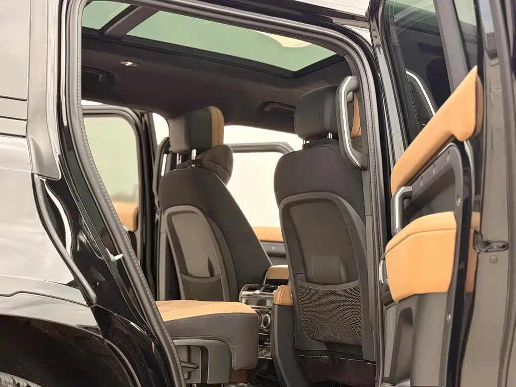 Land Rover Defender — миниатюра 7