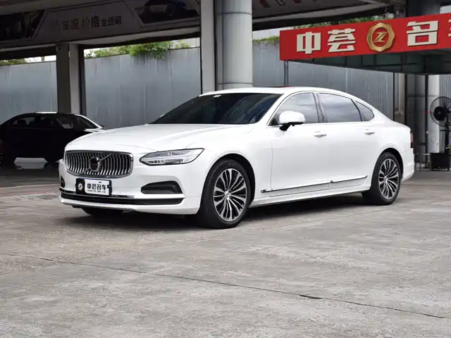 VOLVO  S90 2025