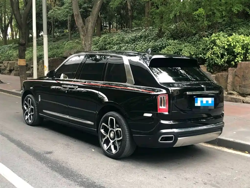 Rolls-Royce Cullinan 2018 мест