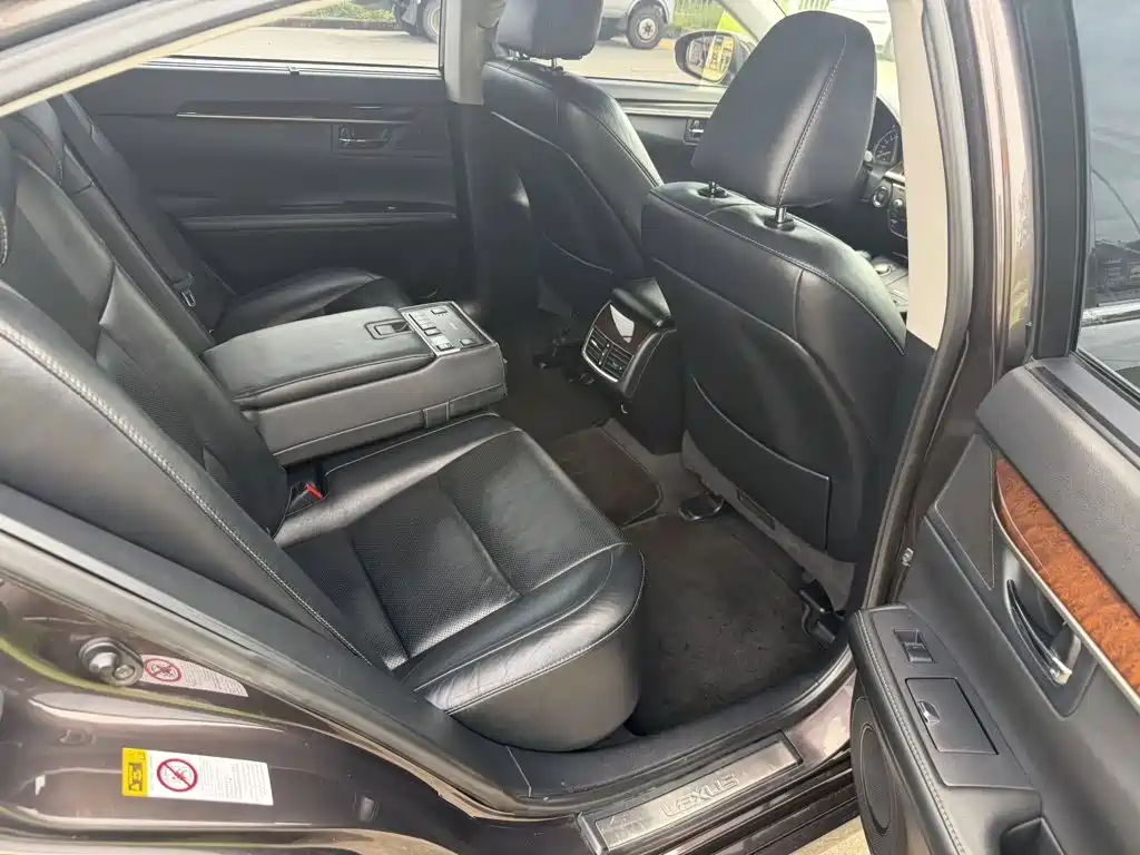 Lexus ES — миниатюра 4