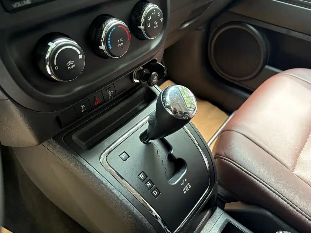 Jeep Compass (Import) — миниатюра 11