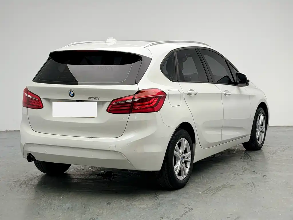 BMW 2 Series Active Tourer — миниатюра 6