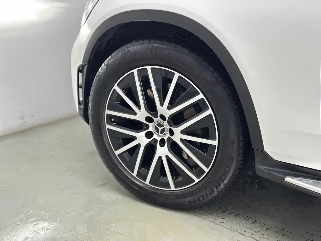 Mercedes-Benz GLC Coupe 2020 GLC 300 4MATIC Coupe SUV