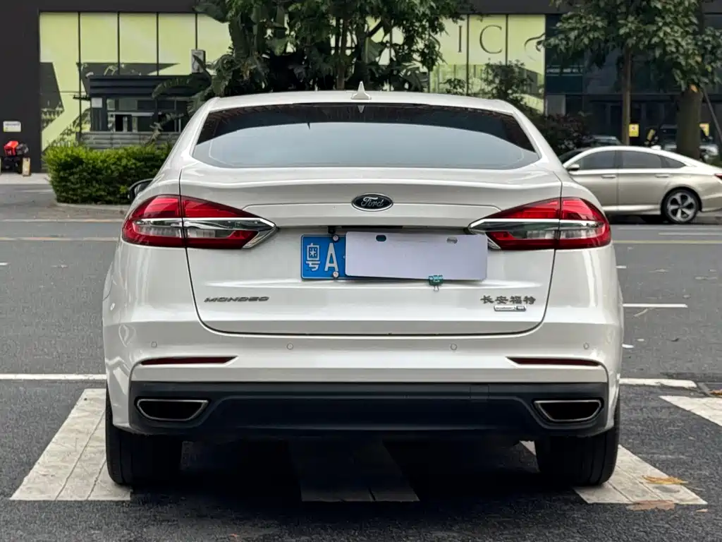 Ford Mondeo — миниатюра 27