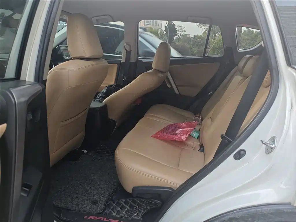 Toyota RAV4 2016 2.0L CVT V