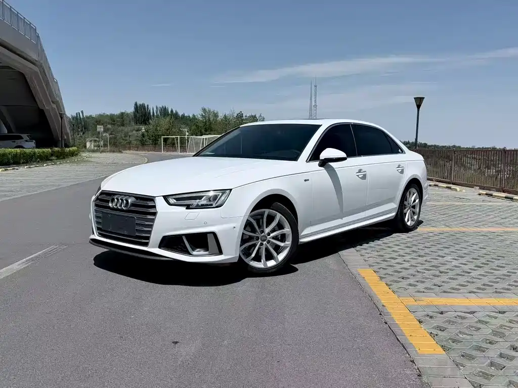 Audi A4L 2019