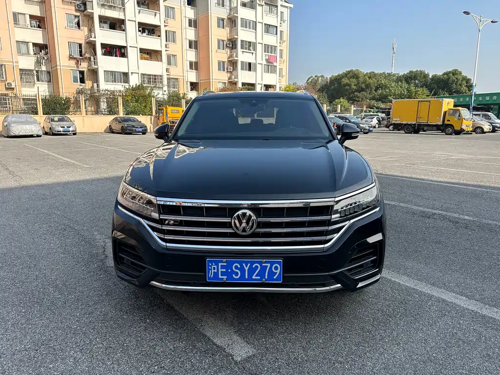 VOLKSWAGEN TOUAREG