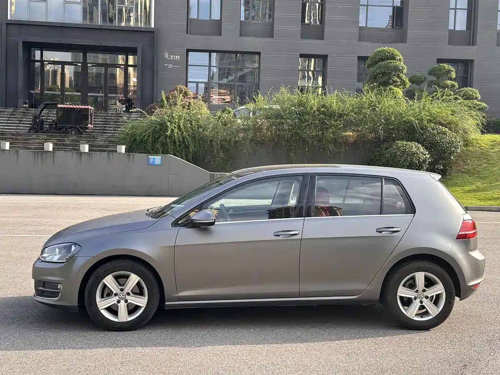 Volkswagen Golf 2016 1.6L AT Comfort