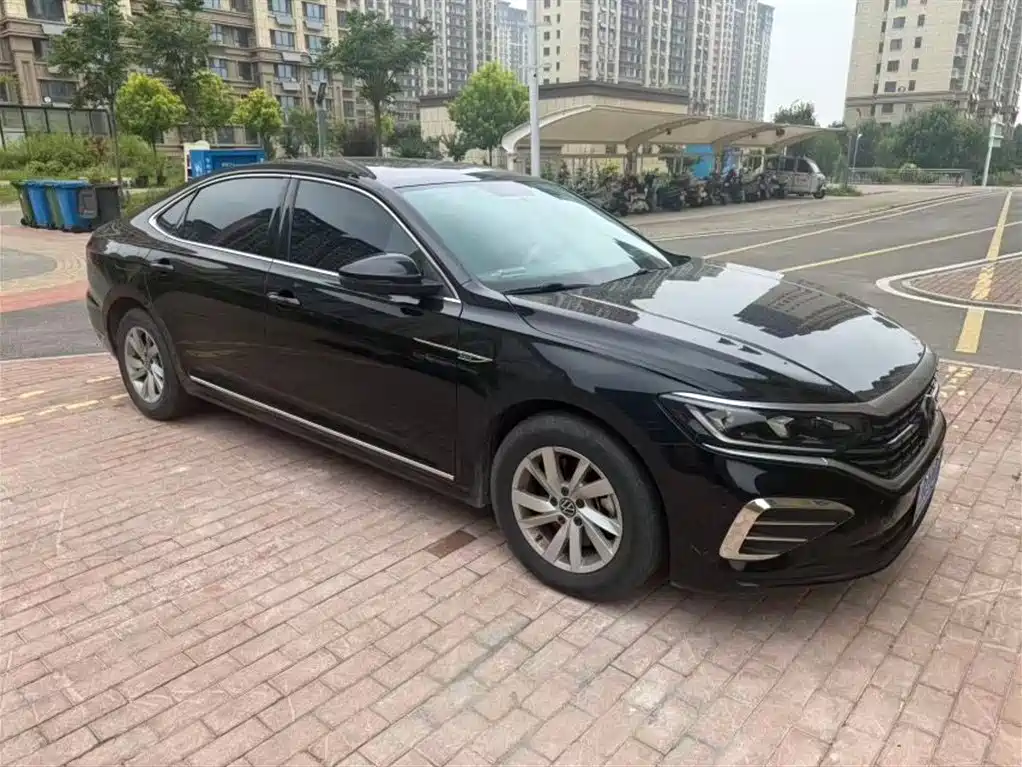 Volkswagen Passat 2023 280TSI