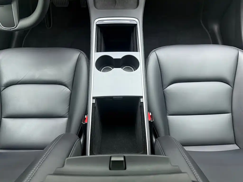 Tesla Model Y — фотографии объявления, Фото 14