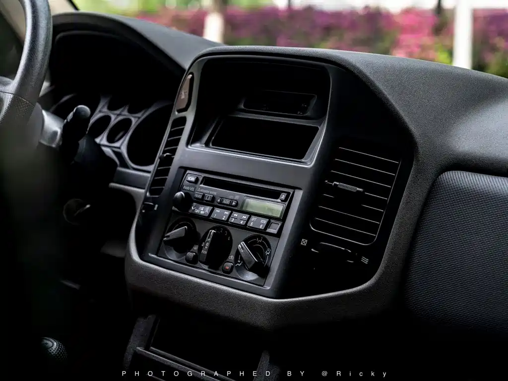 Mitsubishi Pajero — миниатюра 8