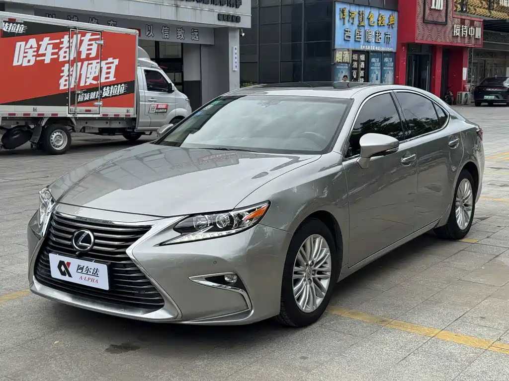 Lexus ES 2016