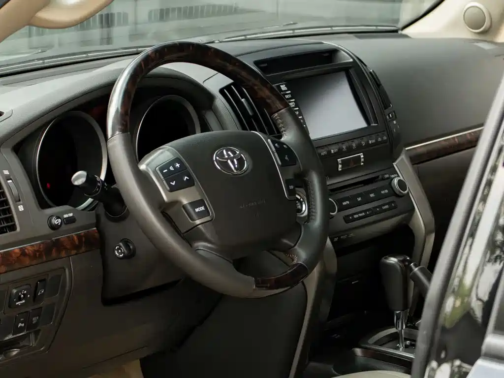Toyota Land Cruiser 2011 5.7L
