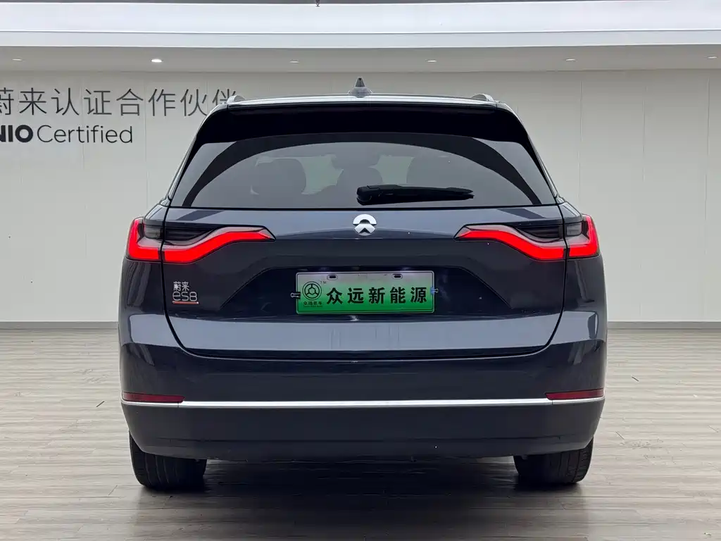 NIO ES8 2020 580KM мест