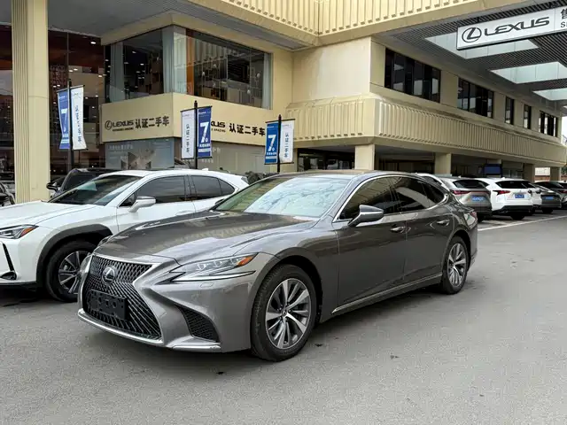 LEXUS LS 2018