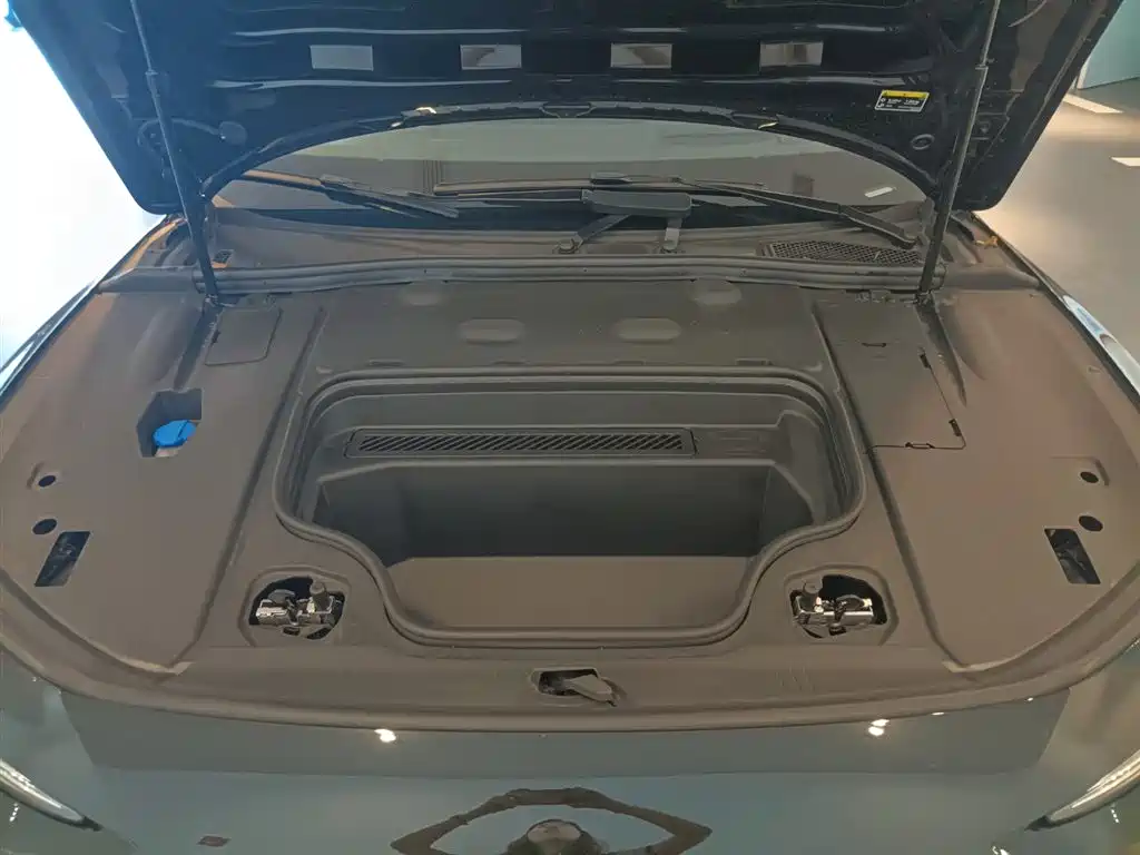 Audi A6L e-tron — миниатюра 9