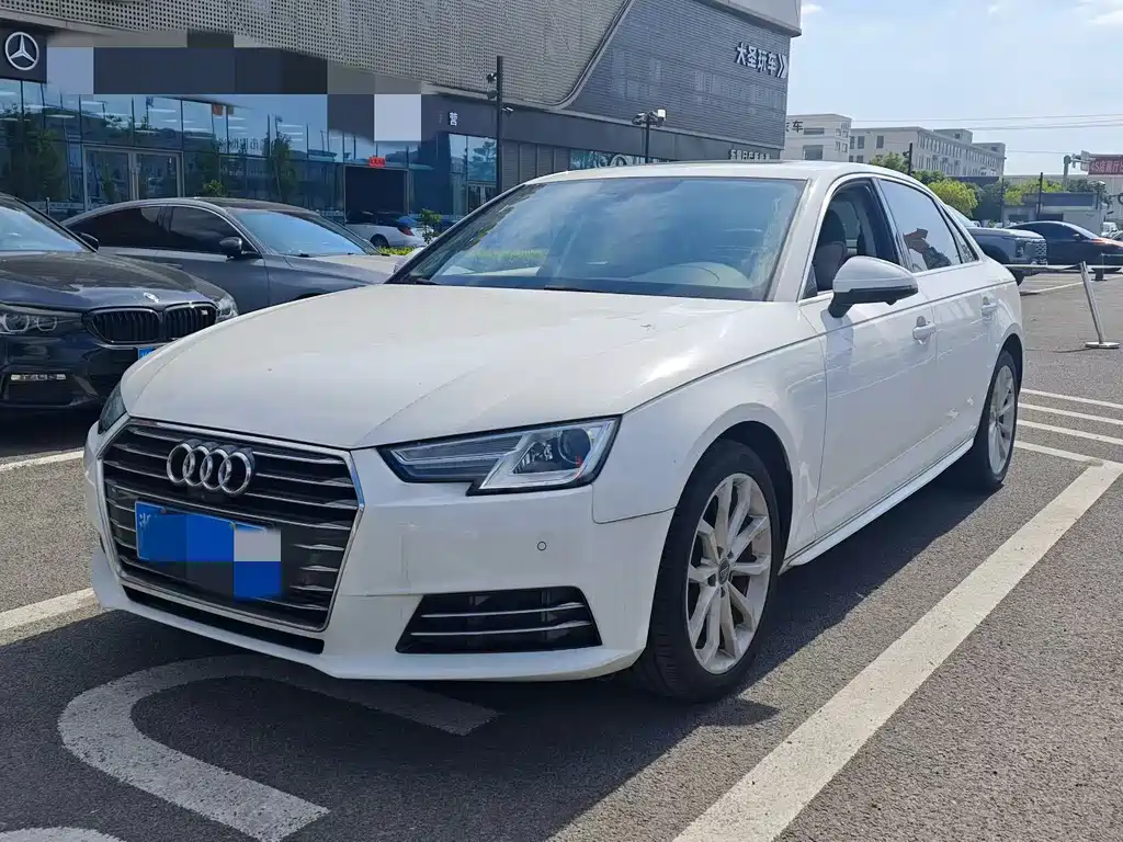 Audi A4L 2018