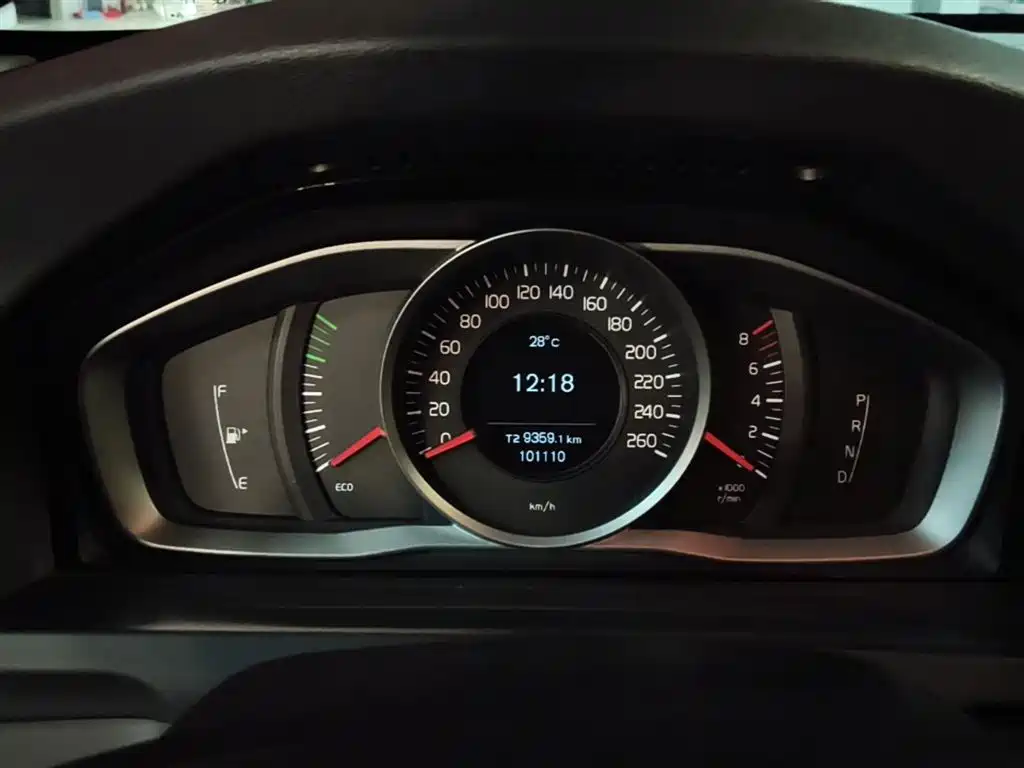 Volvo V60 2015 T5