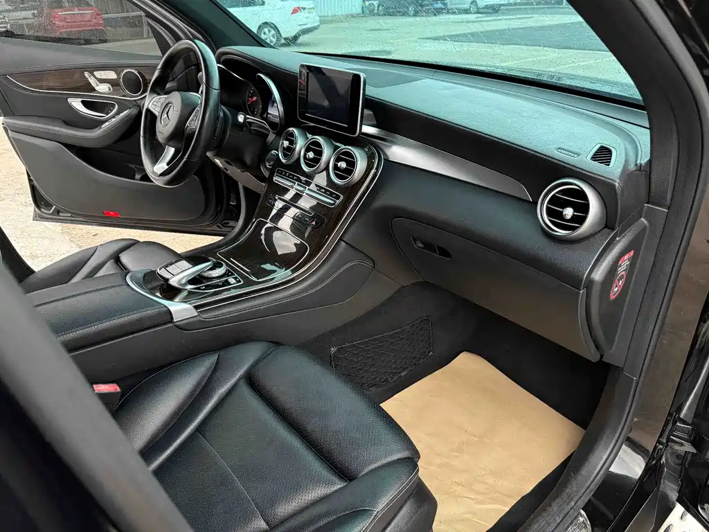 Mercedes-Benz GLC 2016 GLC 260 4MATIC Luxury