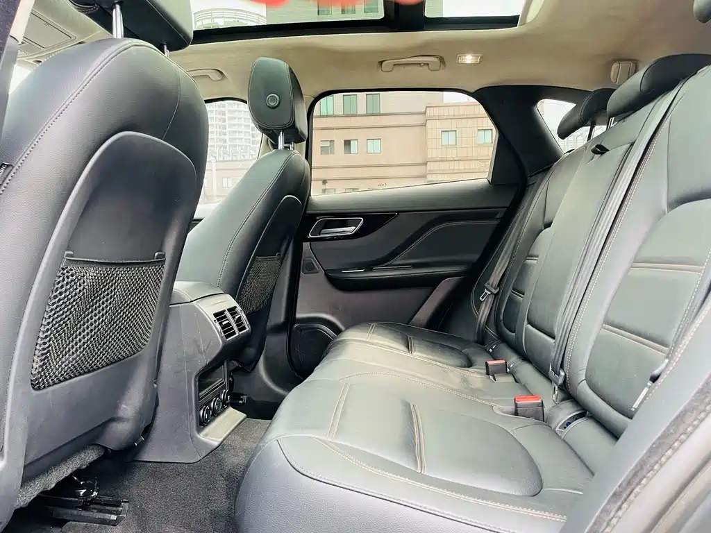 Jaguar F-Pace 2019 2.0T Premium