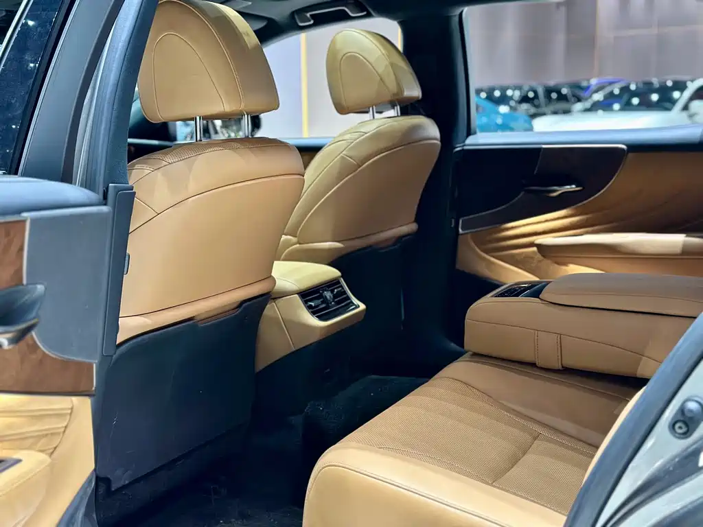 Lexus LS 2021 500h