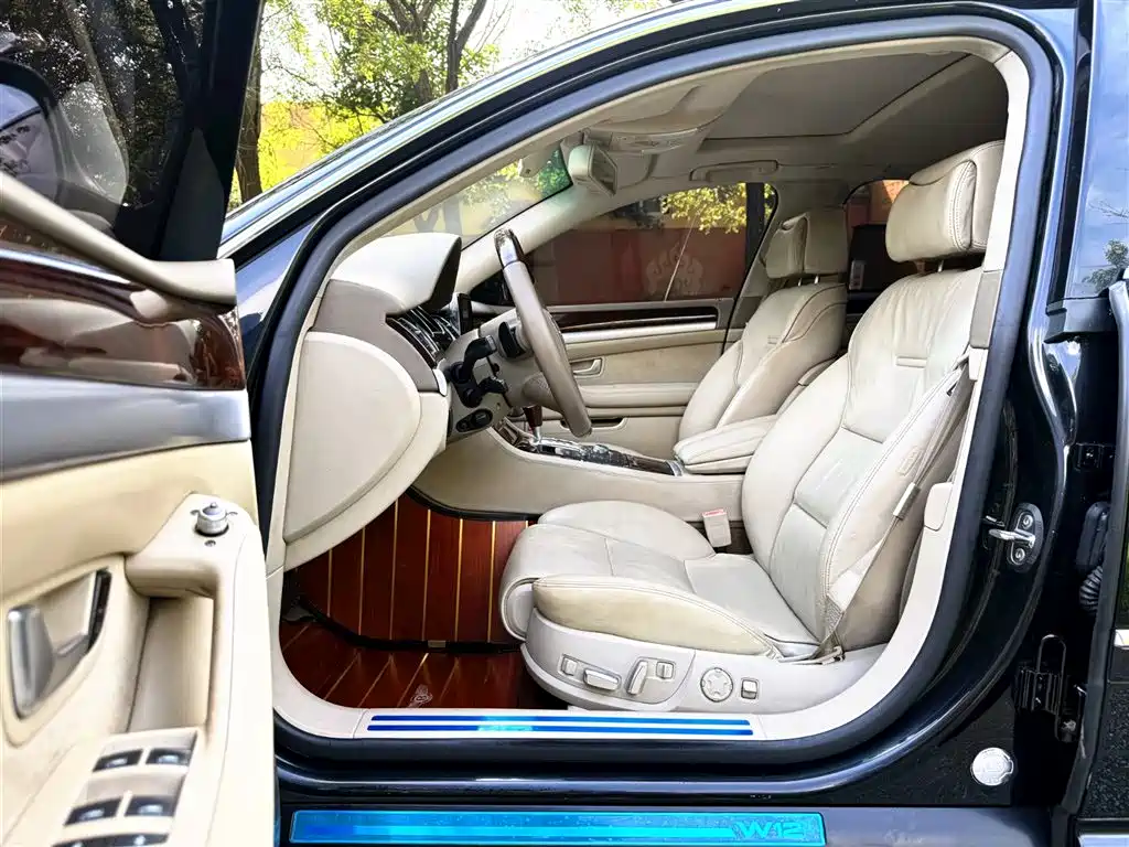 Audi A8 2009 A8L 6.0 W12 quattro Flagship