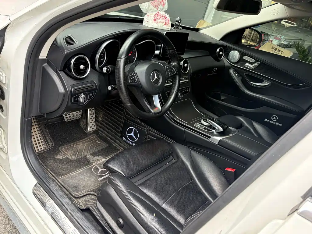 Mercedes-Benz C-Class — миниатюра 4
