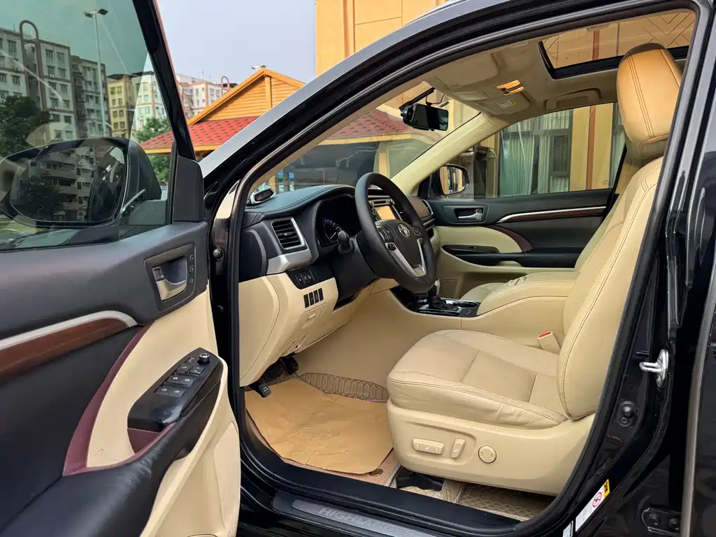 Toyota Highlander — миниатюра 7