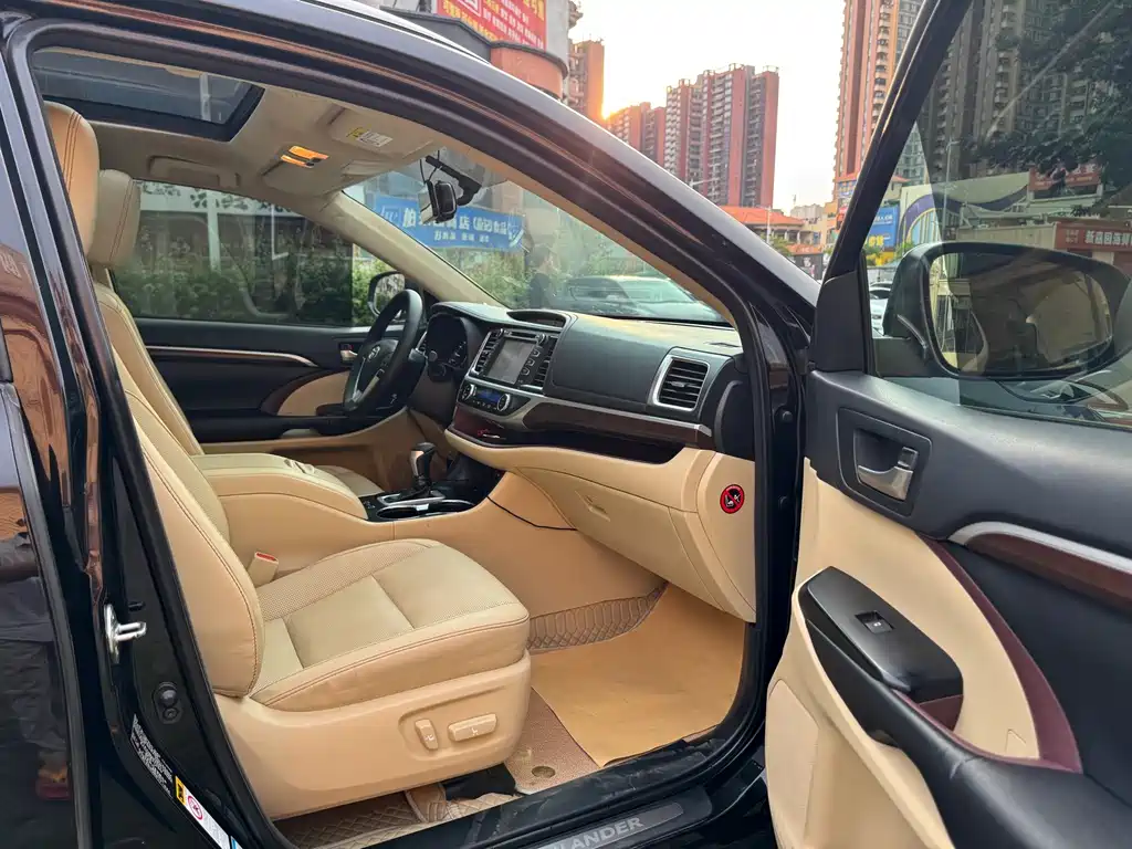 Toyota Highlander — миниатюра 9