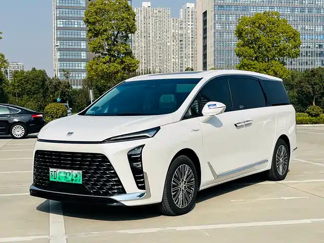 BUICK GL8 NEW ENERGY 2024