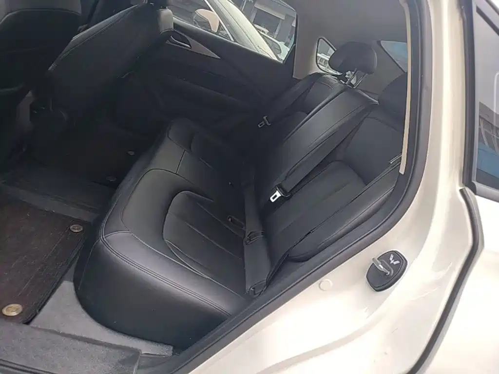 Wuling 五菱E5 — миниатюра 17