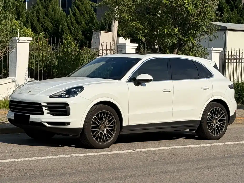 Porsche Cayenne 2022