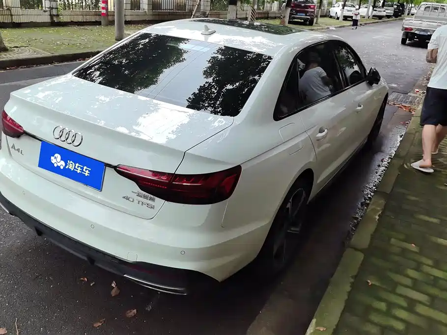 Audi A4L 2024 40 TFSI Luxury