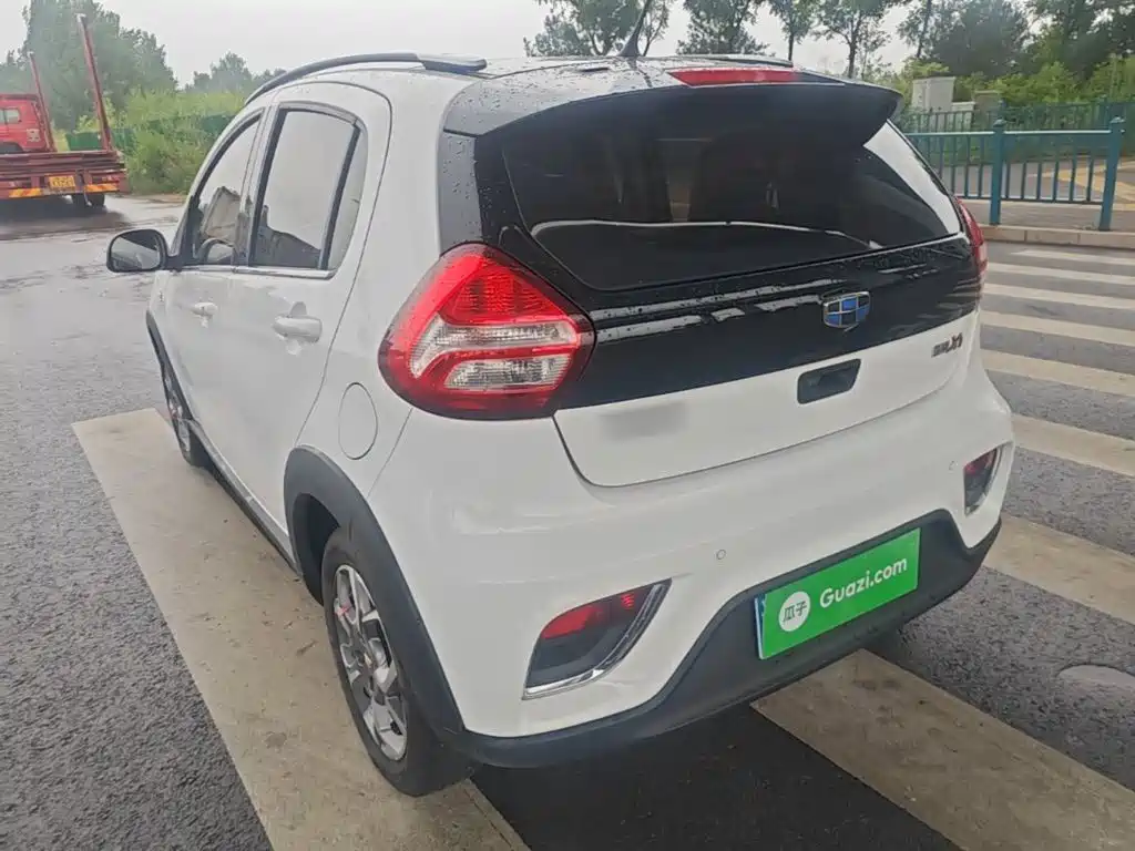 Geely X1 2017 1.3L AT