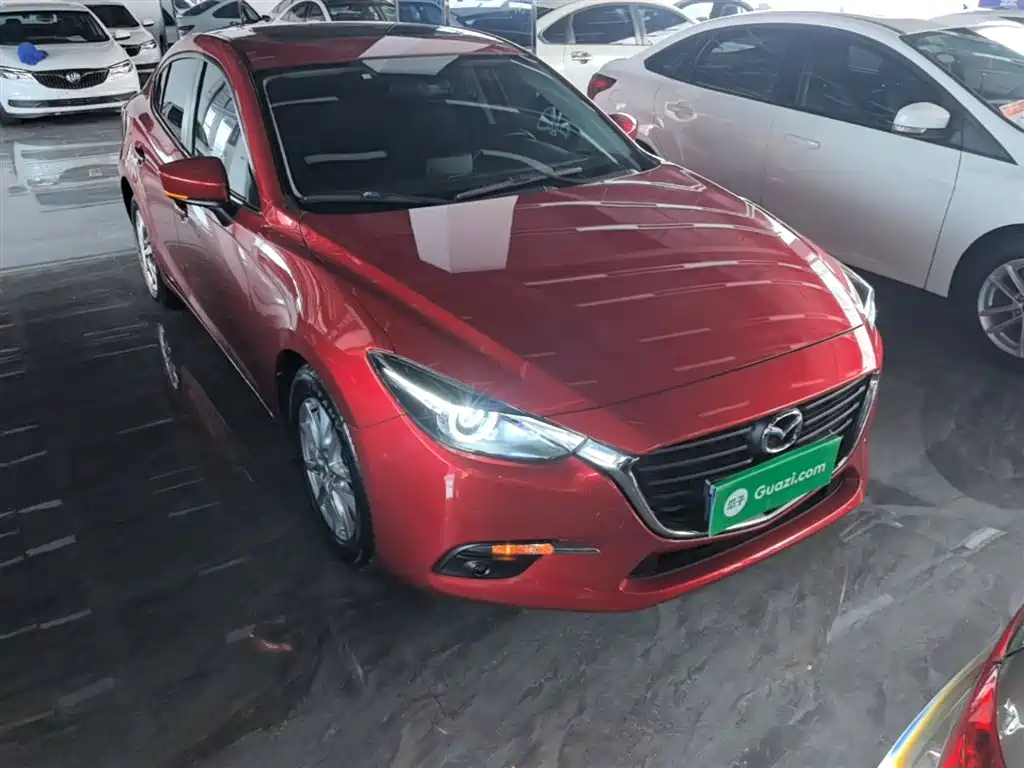 Mazda Mazda3 3 2017 1.5L AT Luxury V