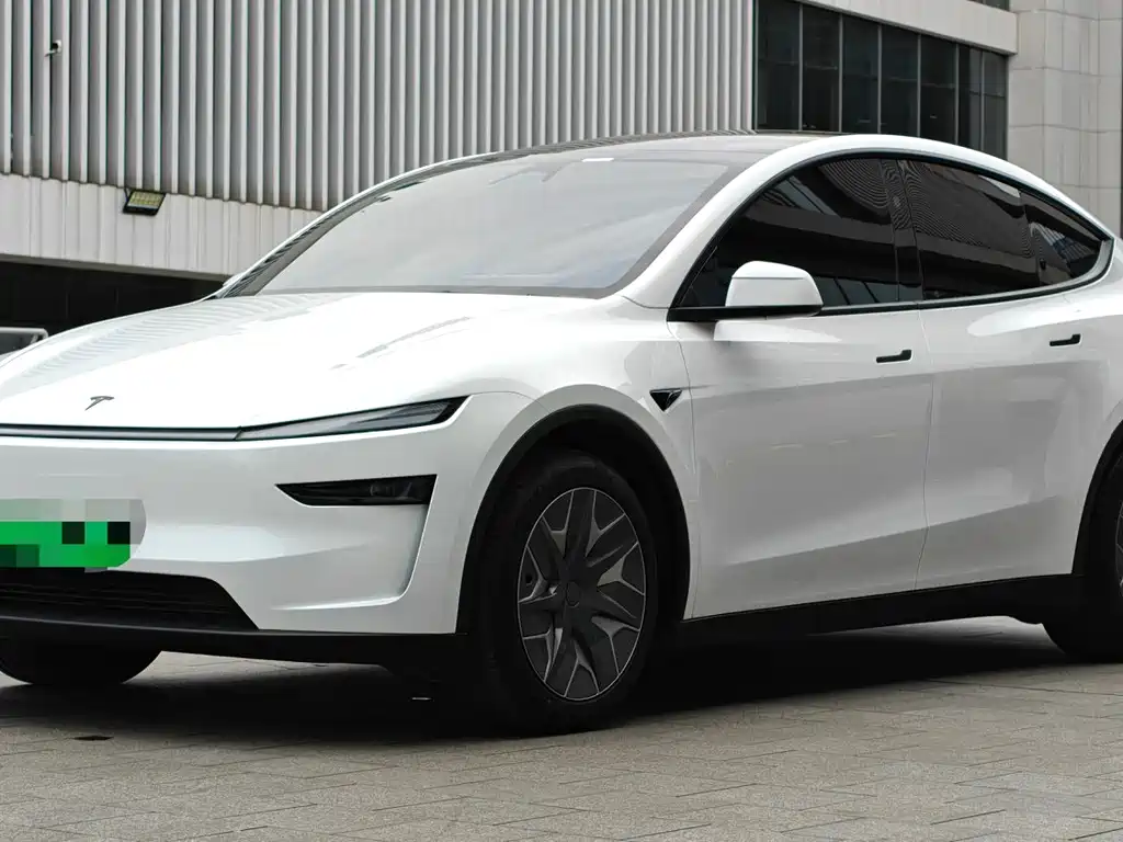 Tesla Model Y L 2026