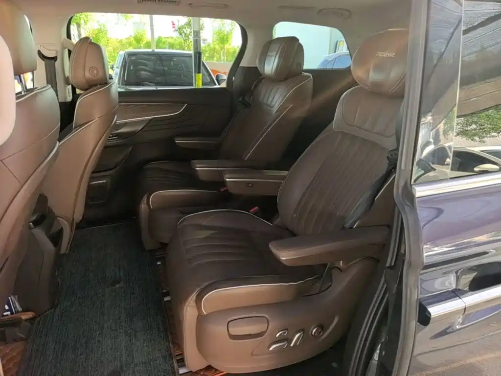 Roewe iMAX8 New Energy — миниатюра 17