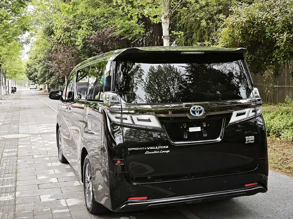 Toyota Vellfire 2023 2.5L HV Luxury