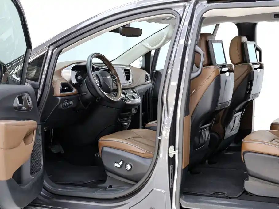 Chrysler Grand Voyager (Import) — миниатюра 5