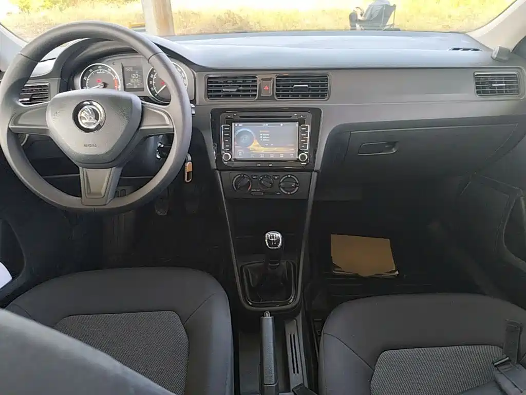 Skoda Rapid Spaceback — миниатюра 10