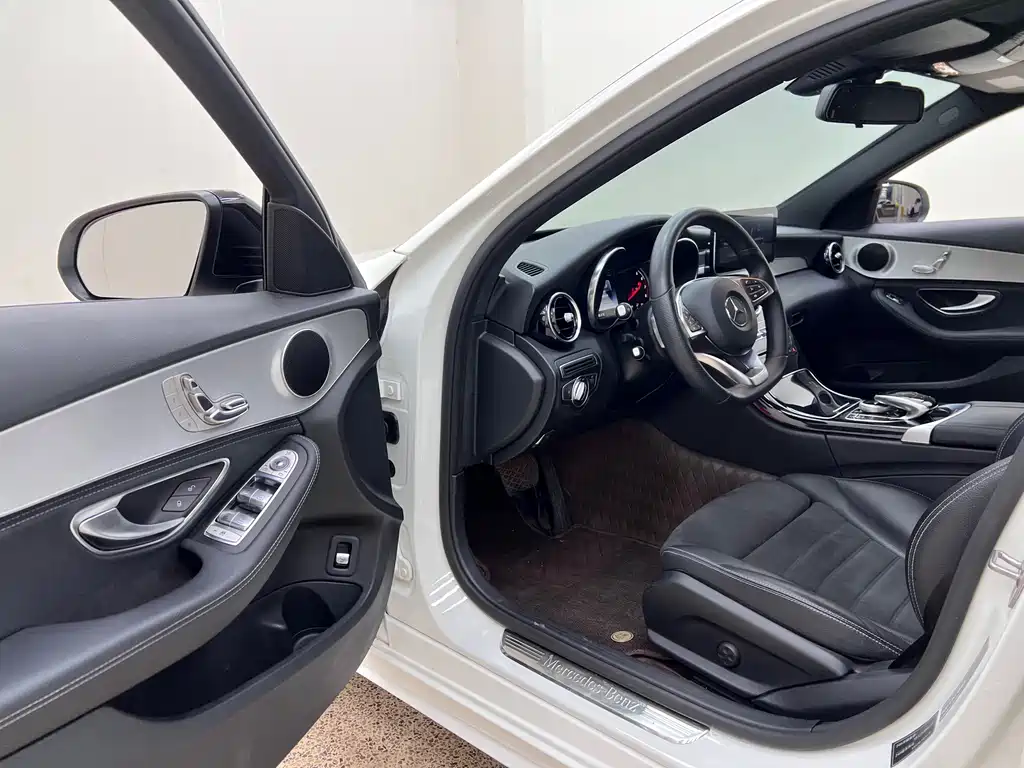 Mercedes-Benz C-Class — миниатюра 9