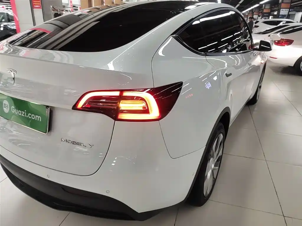 Tesla Model Y 2021 3D7