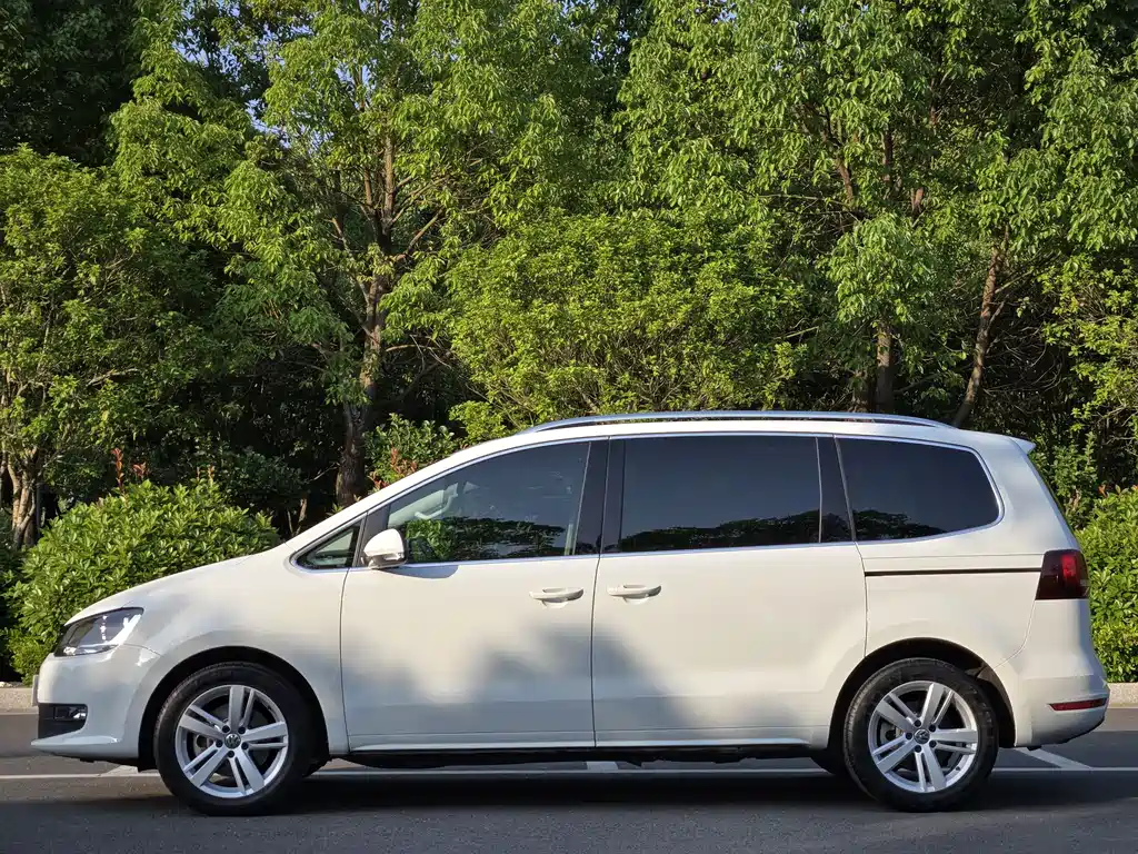 Volkswagen Xia 2016 380TSI 7 мест