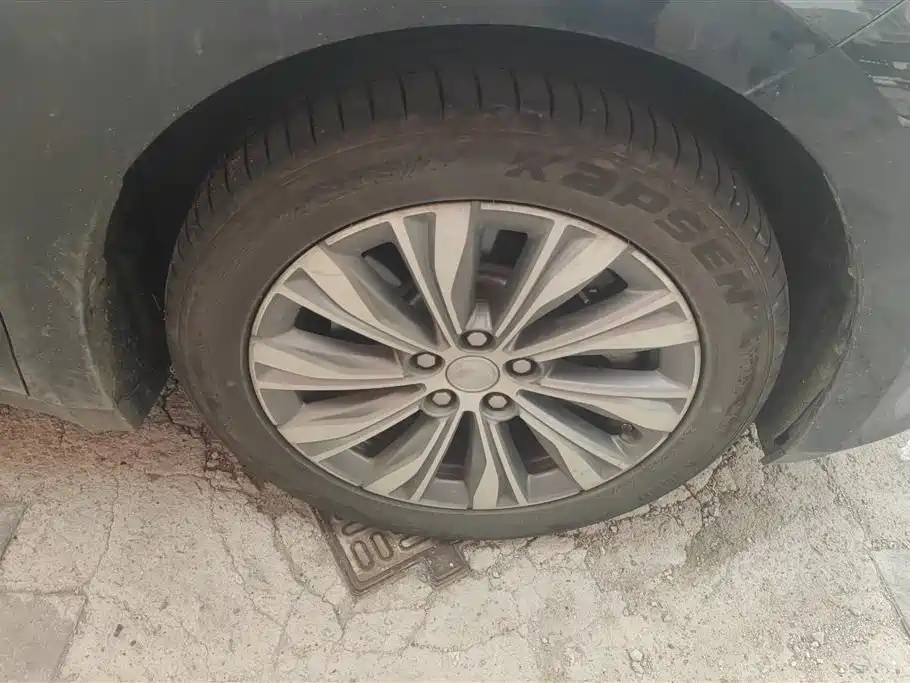 Hongqi E-QM5 2024 610km PLUS