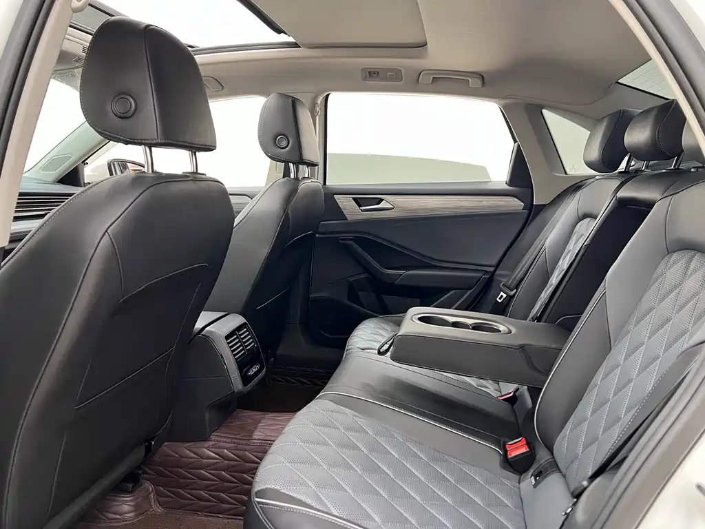 Volkswagen Sagitar — миниатюра 12