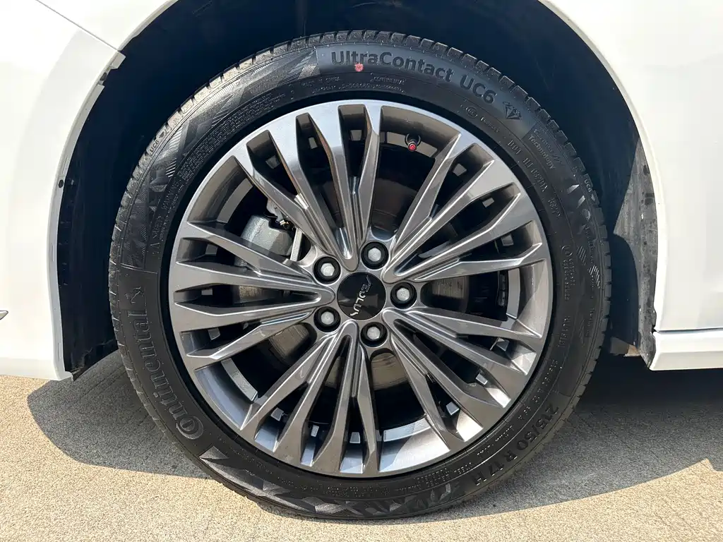 DONGFENG YI HYUN MAX