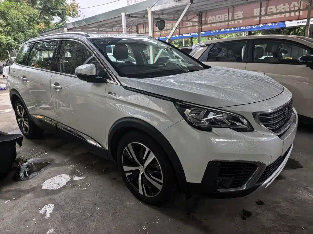 Peugeot 5008 — миниатюра 3