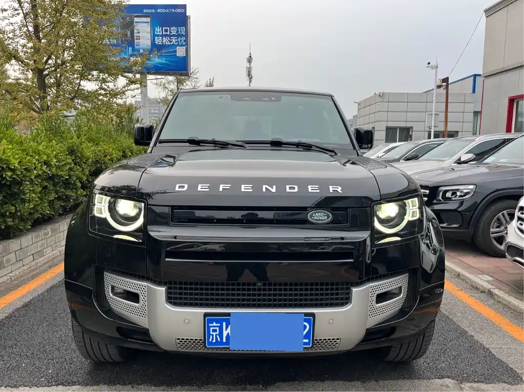 LAND ROVER DEFENDER