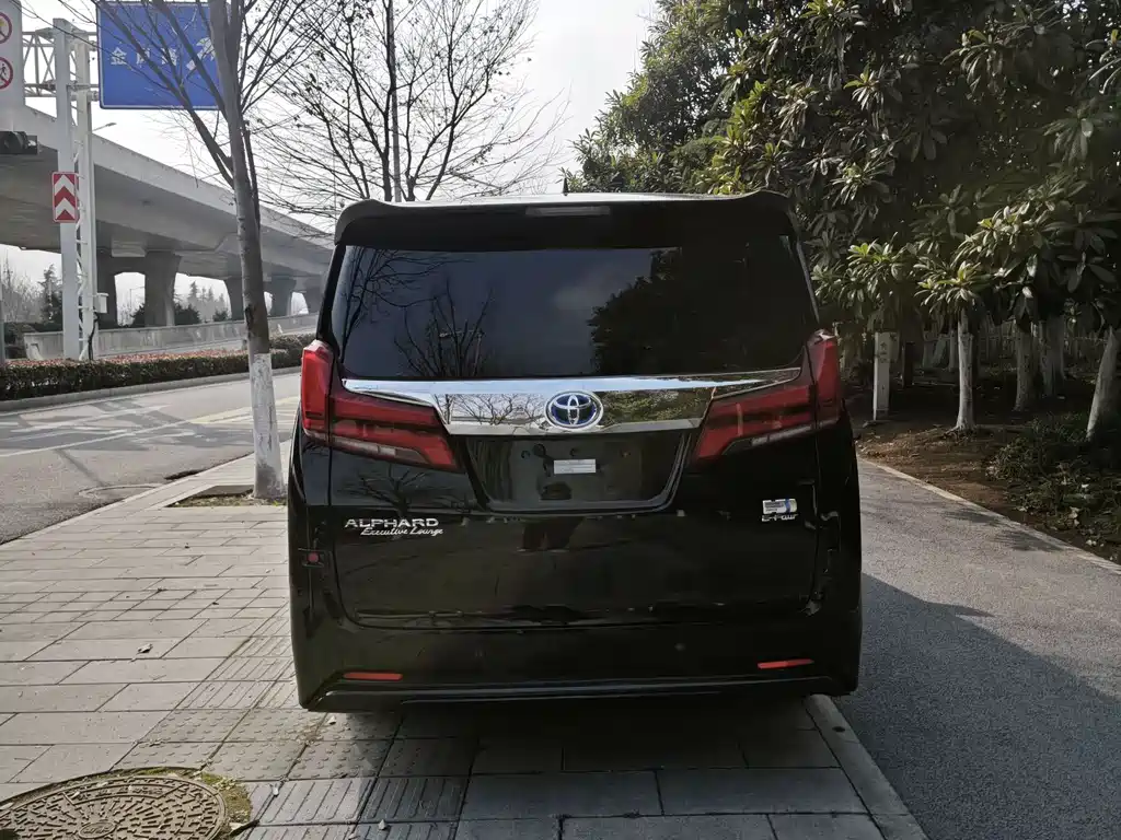 Toyota Alphard 2019 2.5L Luxury