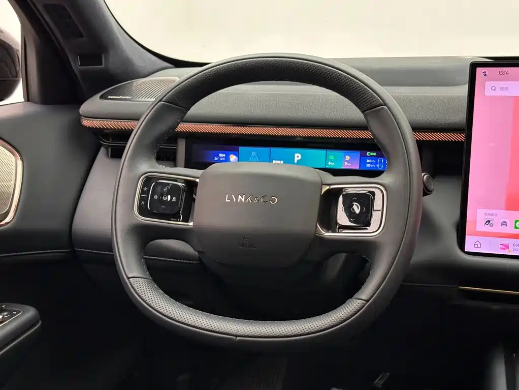 Lynk & Co 900 — миниатюра 12